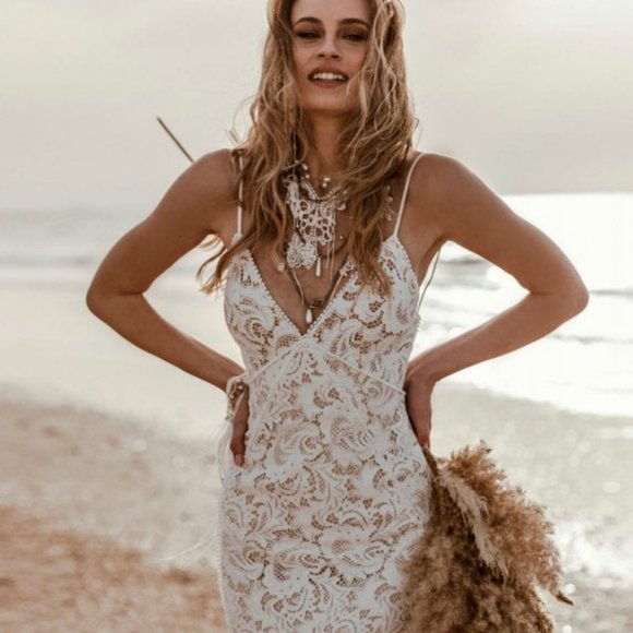 Rish Bridal - Lace Wedding Dress Gown. Ivory . Size 2 - Northern Star Collection - Picture 2 of 9